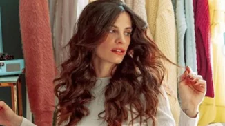 Χριστίνα Μπόμπα | Τα girly χτενίσματα που προτιμά στην πρώτη της εγκυμοσύνη