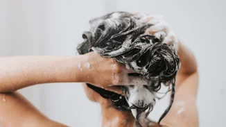 Είσαι σίγουρη πως φροντίζεις σωστά τα μαλλιά σου;