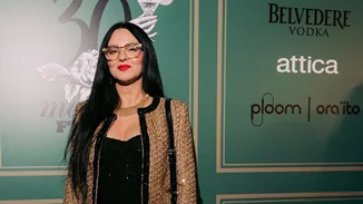 Ζενεβιέβ Μαζαρί | Η εμφάνισή της αποδεικνύει ότι τα tweed ρούχα είναι ιδανικά και για ένα festive look