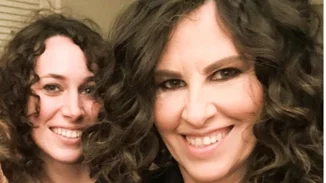 Ελευθερία Αρβανιτάκη | Σπάνια φωτογραφία με την κόρη της, Αντιγόνη