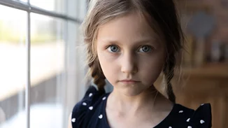 Ντράμερ πασίγνωστου ελληνικού ροκ συγκροτήματος καταδικάστηκε για αποπλάνηση 8χρονης