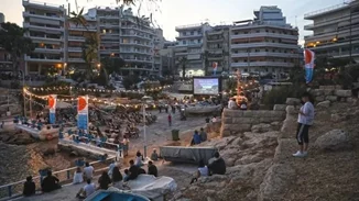 Υπαίθριο σινεμά με φόντο τη θάλασσα στον Πειραιά