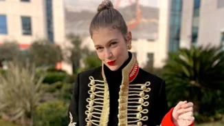 Κλέλια Ανδριολάτου | Το ιδιαίτερο δώρο που δέχθηκε από θαυμαστή και η τέλεια λεπτομέρεια στο σαλόνι του σπιτιού της