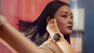 Huawei Watch Gt4 μαζί με κόσμημα "Doukissa Nomikou Collection"