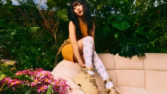 To summer look επαναπροσδιορίζεται με τη Golden Collection της UGG