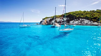 "Εσείς, πού πήγατε διακοπές;" Οι 3 προορισμοί στην Ελλάδα που θα "βουλιάξουν" φέτος το καλοκαίρι