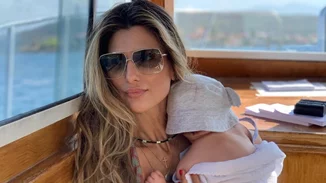 Η Ρούλα Σταματοπούλου βάπτισε τον γιο της στην Τήνο | Το υπέροχο outfit που επέλεξε και η μαγευτική τοποθεσία