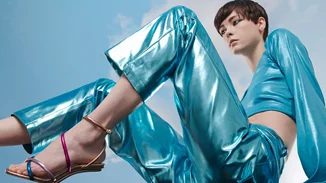 Η νέα καμπάνια της EXE μας υπενθυμίζει τη δύναμη των υποδημάτων στην εμφάνιση μίας γυναίκας