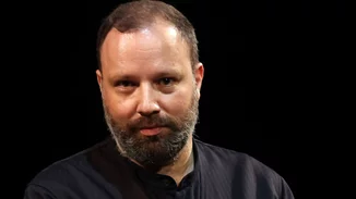 Γιώργος Λάνθιμος | Το "όχι" του ΚΑΣ για τα γυρίσματα στην Ακρόπολη και η απάντηση της παραγωγής του Bugonia