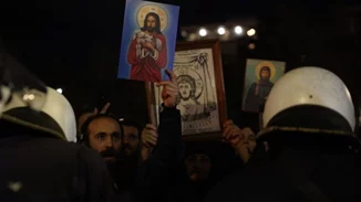 Θεσσαλονίκη | Επεισόδια έξω από την παράσταση του Ζαραλίκου - Ένταση, χημικά και προσαγωγές [βίντεο]