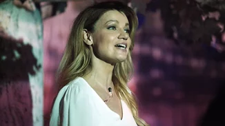 Η Παναγιώτα Βλαντή με το κούρεμα που κρύβει χρόνια από το πρόσωπο