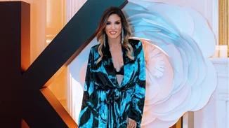 Αθηνά Οικονομάκου | Τολμά μια γεμάτη χρώμα στιλιστική επιλογή μες στον χειμώνα