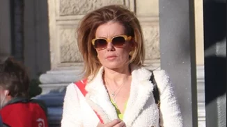 Ευγενία Μανωλίδου | Φόρεσε τα ψηλοτάκουνα παπούτσια που κολακεύουν και "μακραίνουν" τα πόδια