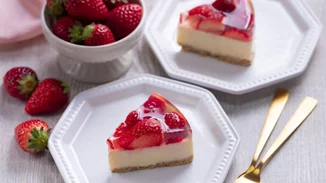 Καλοκαιρινή τούρτα με ζελέ- Χωρίς ζάχαρη ή κρέμα γάλακτος!