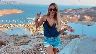 Έλλη Κοκκίνου | Πιο fit από ποτέ με το κίτρινο μπικίνι της – Οι φωτογραφίες των διακοπών της στη Σέριφο