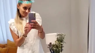 Βασιλική Μιλλούση | Έκανε πρόβα νυφικού και πόζαρε με λευκό μίνι φόρεμα