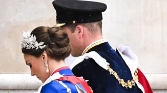 Πώς η Kate Middleton τίμησε την πριγκίπισσα Diana με την εμφάνισή της στην Τελετή Στέψης
