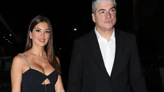 Σταματίνα Τσιμτσιλή & Θέμης Σοφός | Βραδινή έξοδος για δύο - Τα luxury πέδιλά της