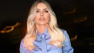 Είσαι καλεσμένη σε φθινοπωρινό γάμο; Η Κατερίνα Καινούργιου φόρεσε το πιο κολακευτικό φόρεμα