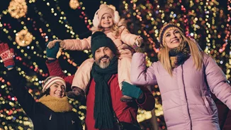 Οι 10 πιο ωραίες βόλτες στη γιορτινή Αθήνα για όλη την οικογένεια