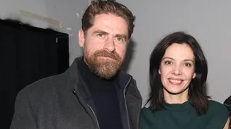 Δημήτρης Λάλος & Μαριλίτα Λαμπροπούλου | Στην κηδεία του παραγωγού Γιώργου Καραγιάννη