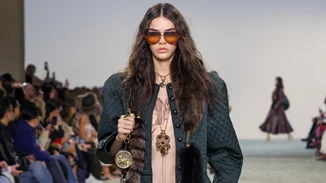 Αυτά είναι τα χρώματα που πρωταγωνιστούν στη μόδα τη σεζόν Φθινόπωρο/Χειμώνας 2025-2026