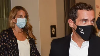 Χρυσή Βαρδινογιάννη | Με casual look σε νέα εμφάνιση με τον Κωνσταντίνο Μαρκουλάκη