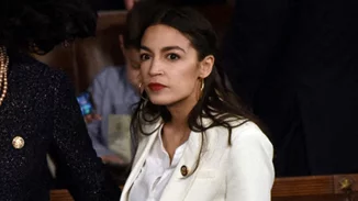 Alexandria Ocasio-Cortez: "Έχω πέσει θύμα σεξουαλικής βίας"