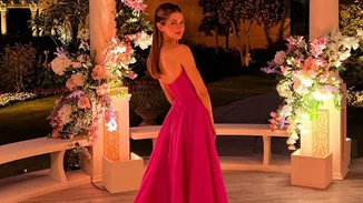 Η Αμαλία Κωστοπούλου μοιάζει με top model | Η εμφάνιση με μαύρο lingerie φόρεμα