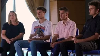 Βρετανή μητέρα σκότωσε τον παιδόφιλο που είχε κακοποιήσει τους 3 γιους της- Μίλησε στο BBC μόλις αποφυλακίστηκε