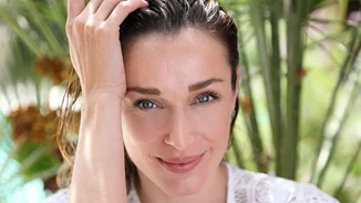 Η Κάτια Ζυγούλη με μαύρα καρέ μαλλιά και αφέλειες | Οι σπάνιες φωτογραφίες από το 2007