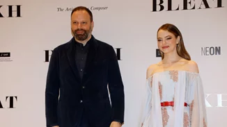 Γιώργος Λάνθιμος - Emma Stone | Η ξαφνική πρώτη συνάντηση, η απροσδόκητη φιλία, η απόρριψη του "Poor Things"