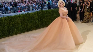 "Είναι εξαντλητικό" | Η Billie Eilish μιλάει για την καθημερινότητά της με το σύνδρομο Τουρέτ