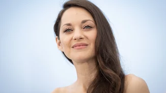 Juliette Binoche, Μarion Cotillard, Ιsabelle Huppert κόβουν τα μαλλιά τους για να συμπαρασταθούν στις γυναίκες του Ιράν