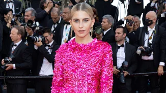 Τα πιο chic ψηλοτάκουνα πέδιλα που θα σε συντροφεύσουν στα cocktail nights του καλοκαιριού