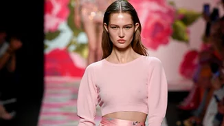 Βαρέθηκες τα φορέματα; Αυτές οι 6 τάσεις θα σε πείσουν να φοράς μόνο φούστες