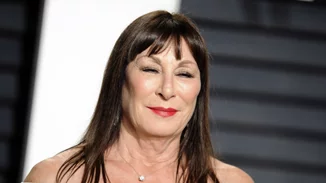 Αντζέλικα Χιούστον | Η υπεργυναίκα που έκλαιγε 3 ολόκληρες μέρες για τον Τζακ Νίκολσον