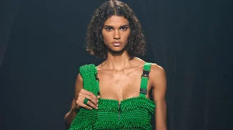 Η Αραβική Εβδομάδα Μόδας επιστρέφει με επιδείξεις με φυσική παρουσία