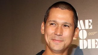 Τα βλέπουμε διπλά | Ο Σωτήρης Κοντιζάς με τον αδερφό του στην πρεμιέρα του James Bond