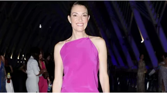 Η Βίκυ Καγιά φόρεσε το ιδανικό φόρεμα για μια βραδινή έξοδο στο νησί