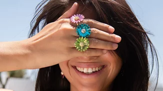 5+1 ιδέες με εντυπωσιακά κοσμήματα για να βάλεις χρώμα στο style σου