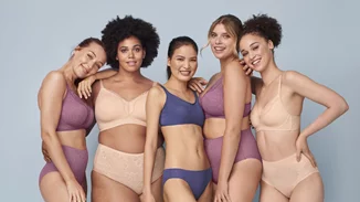 "Η ζωή είναι σαν κύμα" |  Πώς αγκάλιασαν τις αλλαγές στη ζωή τους 6 διάσημες γυναίκες