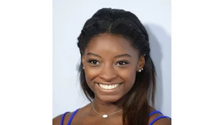 Η Simone Biles έκανε την πρώτη της εμφάνιση στο Met Gala με ένα φόρεμα που ζύγιζε 40 κιλά