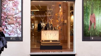 Το θρυλικό μπαούλο της Louis Vuitton μεταμορφώνεται και πάλι- η ιστορία του είναι συναρπαστική