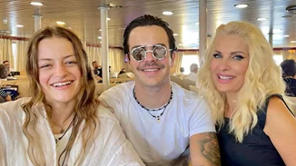 Γαία Μερκούρη | Η σπάνια φωτογραφία με τον Άγγελο Λάτσιο και οι ευχές για τη γιορτή του