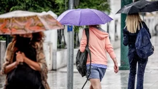 Καιρός | Αλλαγή σκηνικού με βροχές, κεραυνούς και βοριάδες