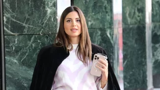 Σταματίνα Τσιμτσιλή | Ανοίγει το καμαρίνι της- Η (όμορφη) λεπτομέρεια που παρατήρησαμε