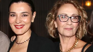 Το παθιασμένο φιλί της Μαρίας Ναυπλιώτου επί σκηνής στη Θέμιδα Μπαζάκα