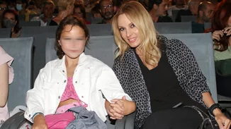 Από ξανθιά πριγκιπισσούλα σε δυναμική έφηβη | Η Ηλέκτρα Λύρα είναι το πιο κουλ κορίτσι εκεί έξω