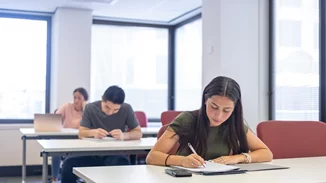 Πανελλήνιες 2023 | Γρίφος η Ελάχιστη Βάση Εισαγωγής φέτος